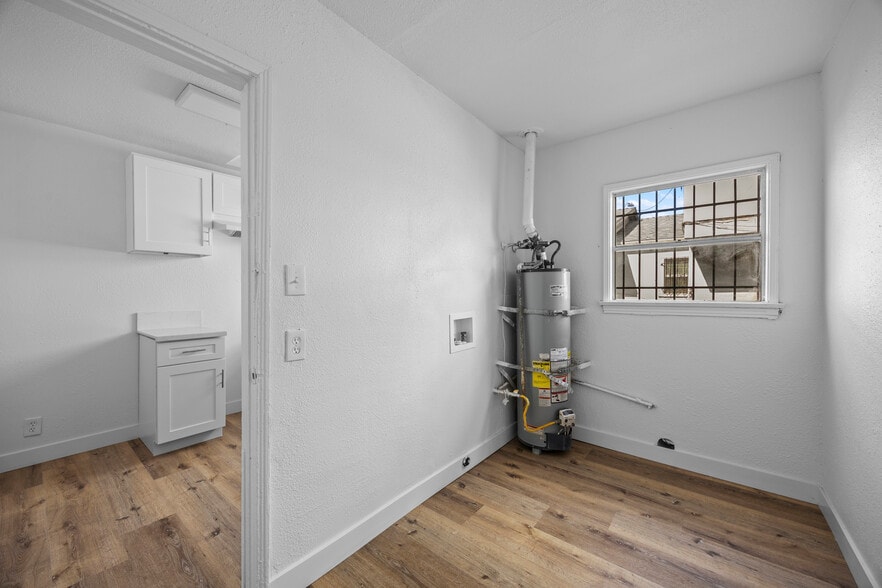 More Photos Of 11008 Willowbrook Ave, Los Angeles Multifamily For Sale