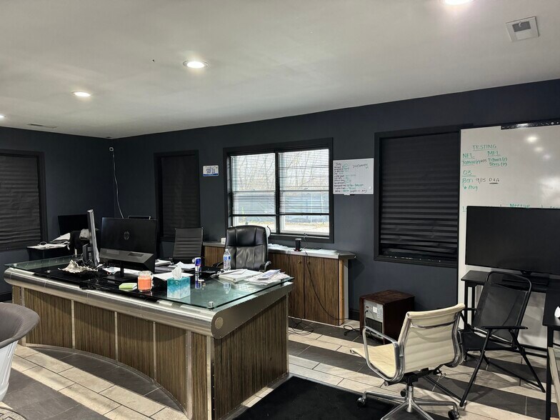 More Photos Of 5873 S Division Ave, Grand Rapids Office For Lease