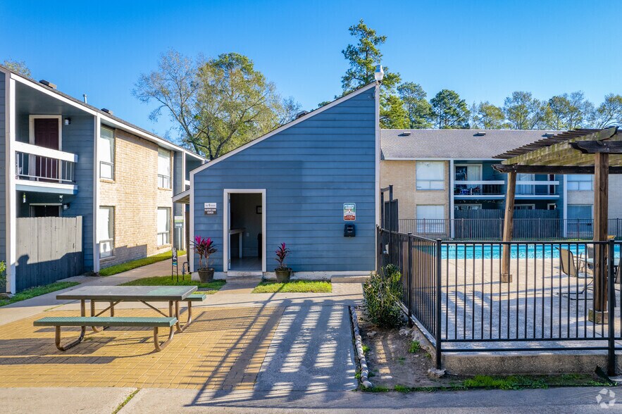 More Photos Of 311 Gladstell St, Conroe Apartments For Sale