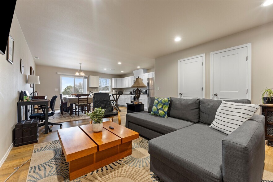 More Photos Of 2729 W Marina Dr, Moses Lake Apartments For Sale