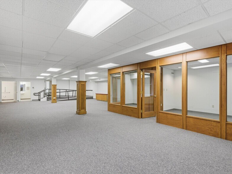 More Photos Of 121-123 E King St, Lancaster Office Residential For Sale