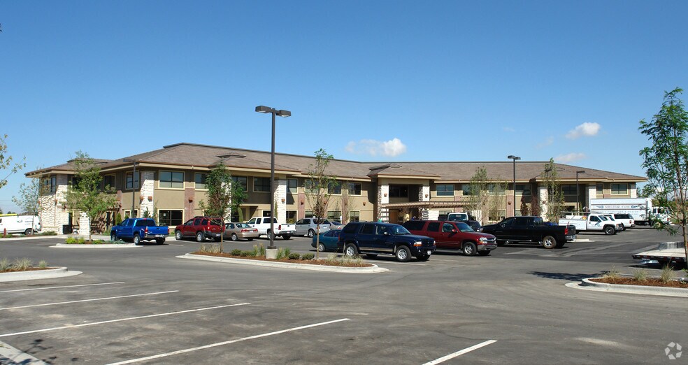 More Photos Of 776 E Riverside Dr, Eagle Office For Lease