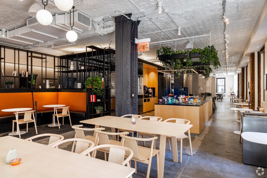 More Photos Of 101 Greenwich St, New York Office For Lease