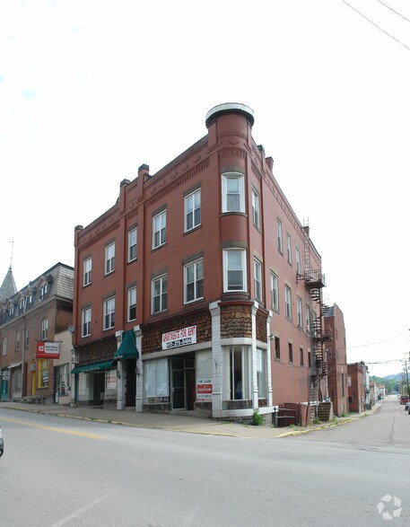 More Photos Of 107-111 S McDonald St, McDonald Storefront Retail Residential For Lease