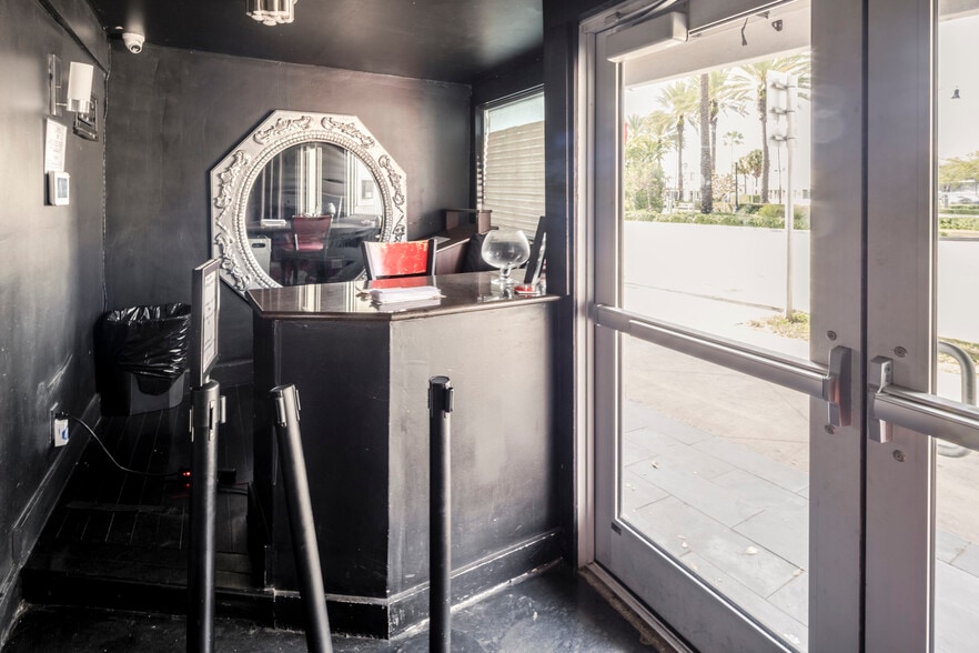 More Photos Of 912 71st St, Miami Beach Bar For Sale