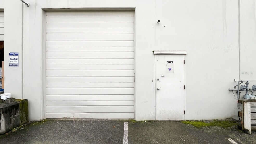 More Photos Of 13988 Cambie Rd, Richmond Flex For Sale