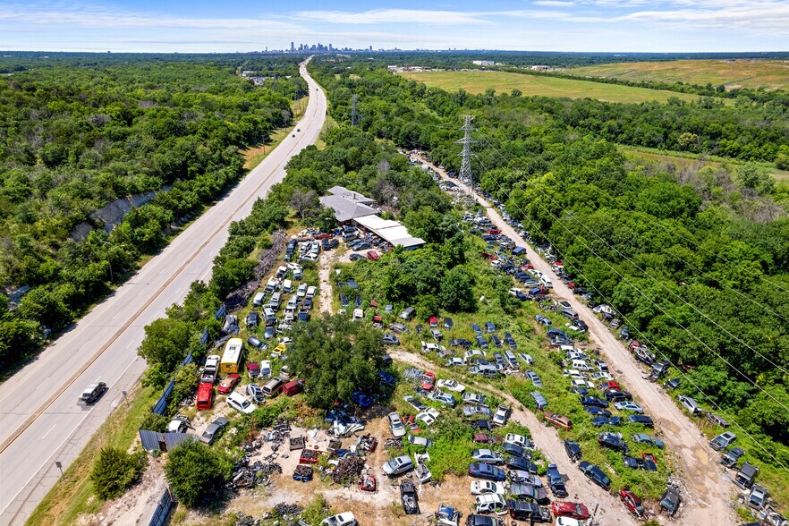 More Photos Of 10466 Central Expy, Dallas Auto Salvage Facility For Sale