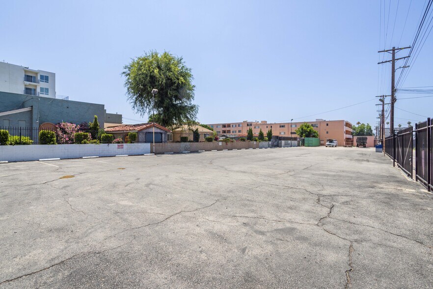 More Photos Of 14430 Vanowen St, Van Nuys Land For Sale