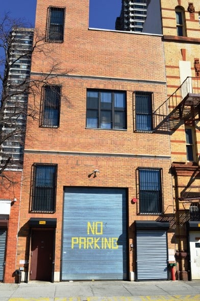 Primary Photo Of 211 E 121st St, New York Warehouse For Lease