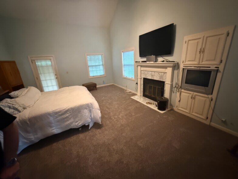 More Photos Of 10580 Dickson Rd, Plymouth Winery Vineyard For Sale
