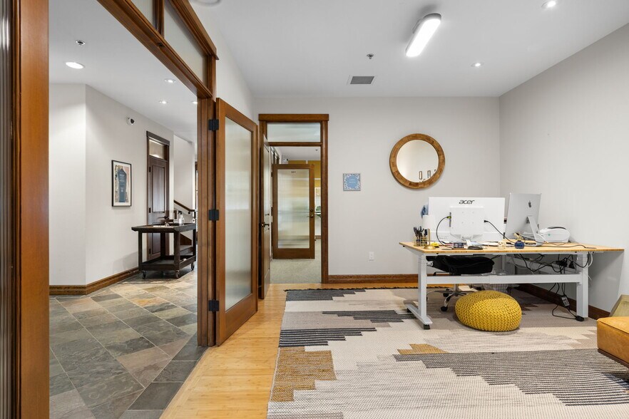 More Photos Of 750 Buckaroo Trl, Sisters Office For Sale