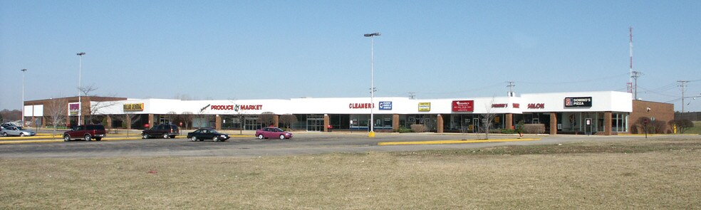 More Photos Of 300-400 W Rollins Rd, Round Lake Beach Storefront For Lease