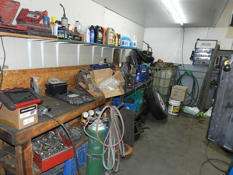 More Photos Of 1641 E Main St, Niles Manufacturing For Sale