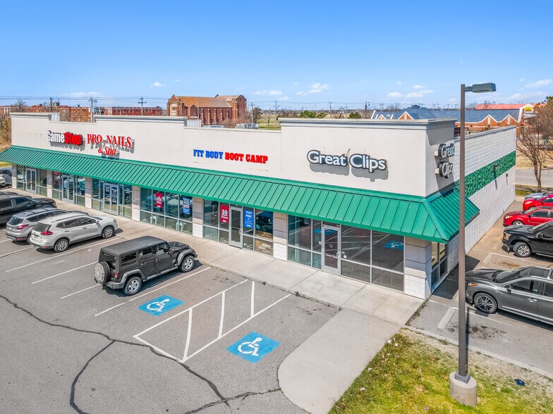 More Photos Of 627 12th Ave NE, Norman Unknown For Lease