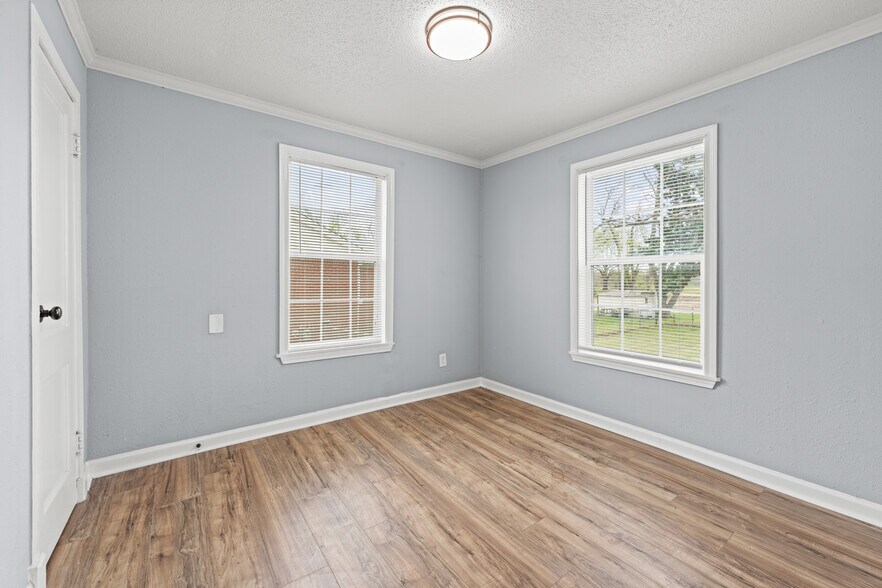 More Photos Of 6060 US Highway 51 N, Millington Flex For Sale
