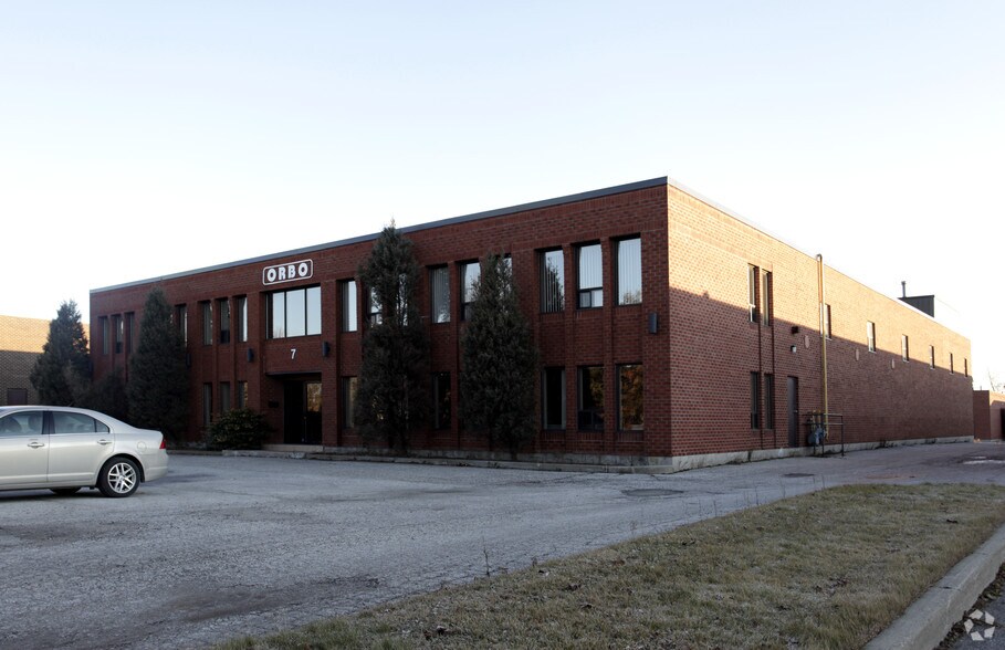 Primary Photo Of 7 Bradwick Dr, Concord Warehouse For Lease