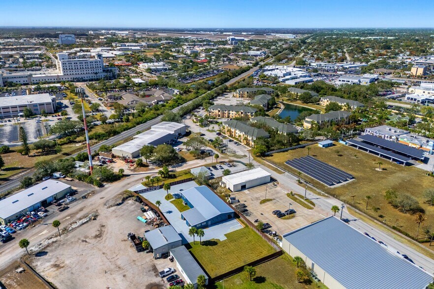 More Photos Of 1301 Morningside Dr, Melbourne Warehouse For Sale