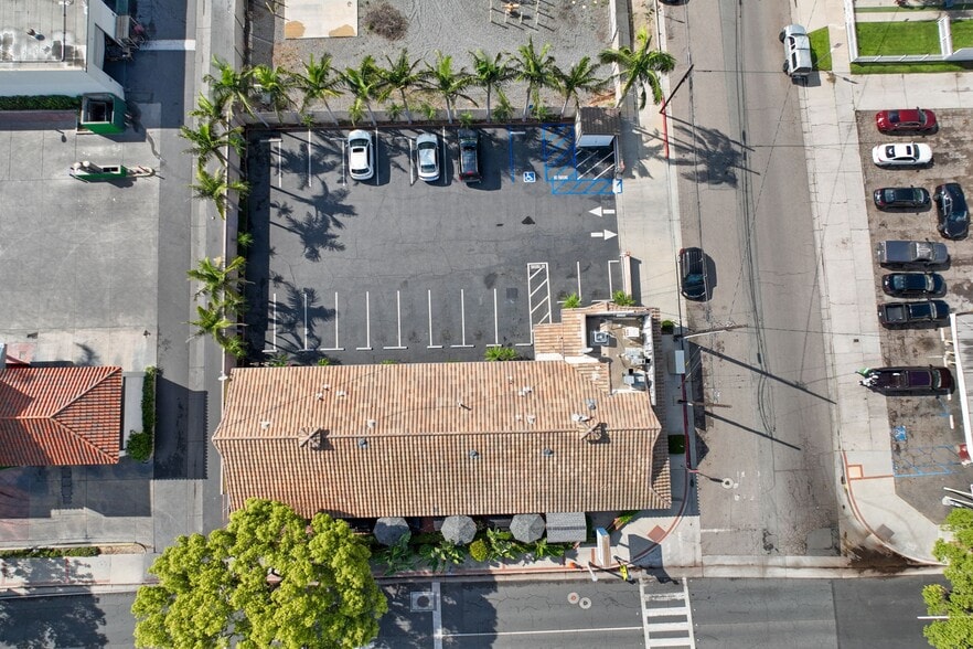 More Photos Of 528 W Chapman Ave, Orange Freestanding For Sale