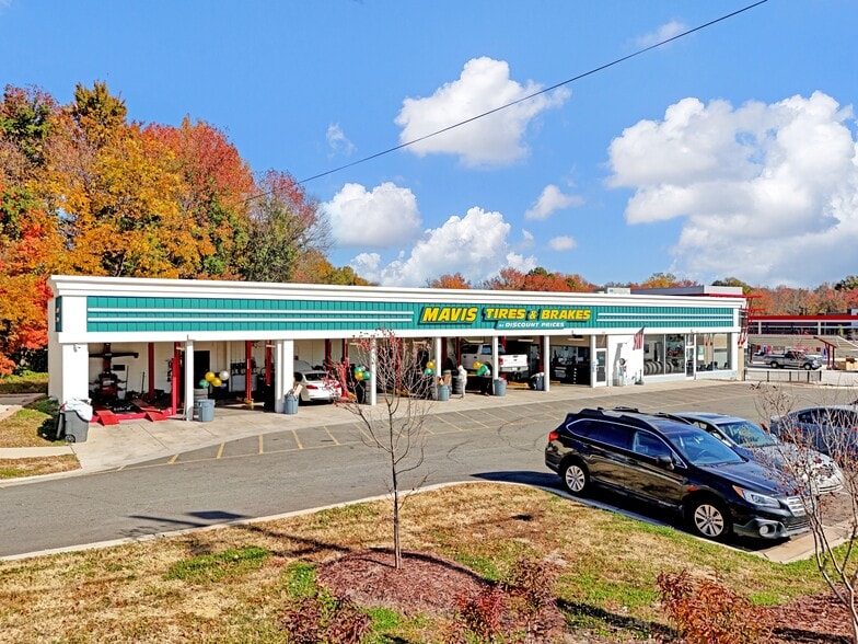 More Photos Of 2607 S Main St, High Point Auto Repair For Sale