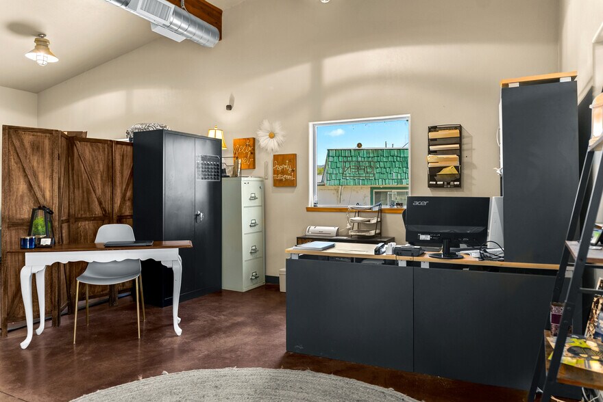 More Photos Of 911 19th Ave, Oroville Freestanding For Sale