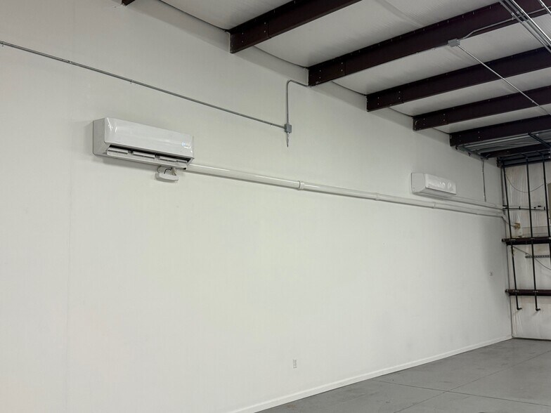 More Photos Of 6065 Parkway North Dr, Cumming Distribution For Sale