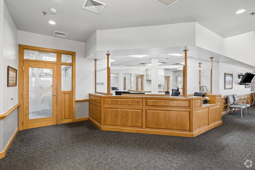 More Photos Of 4920 SW Lee Blvd, Lawton Medical For Lease