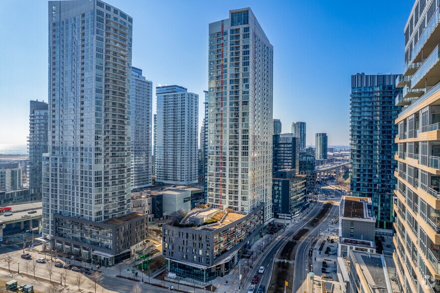 More Photos Of 115 Fort York Blvd, Toronto Apartments For Lease