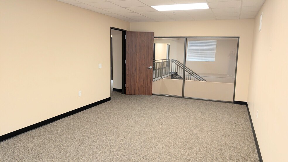 More Photos Of 27316 Spectrum Way, The Woodlands Office For Lease