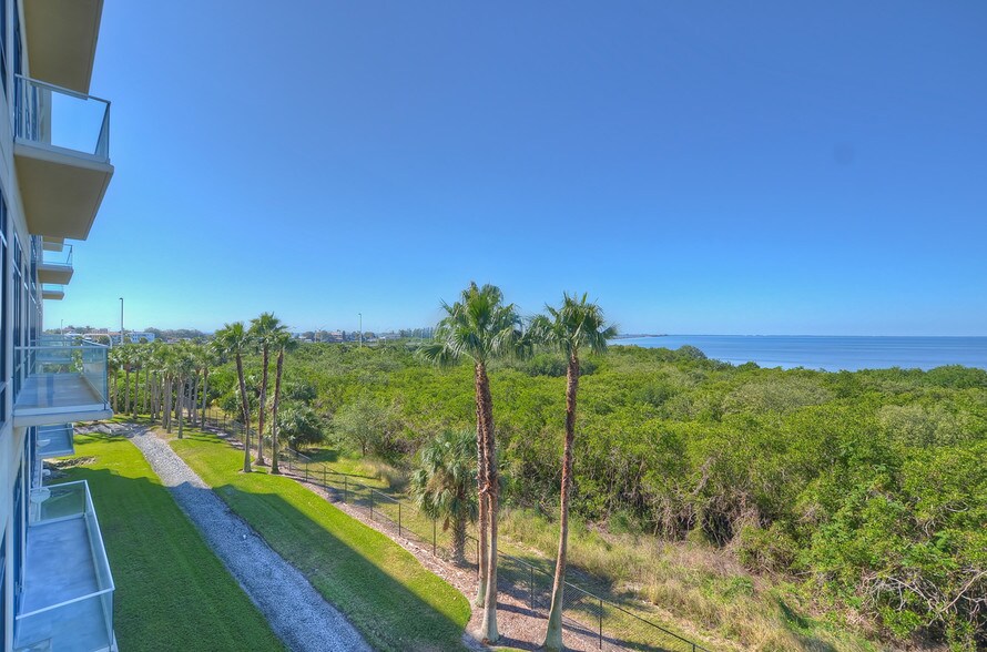 More Photos Of 5550 W Executive Dr, Tampa Office Residential For Lease