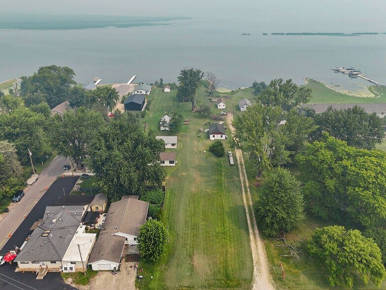 More Photos Of 138 E Front St, Marquette Trailer Camper Park For Sale
