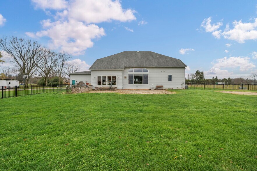 More Photos Of 16449 S Boone Rd, Columbia Station Specialty For Sale