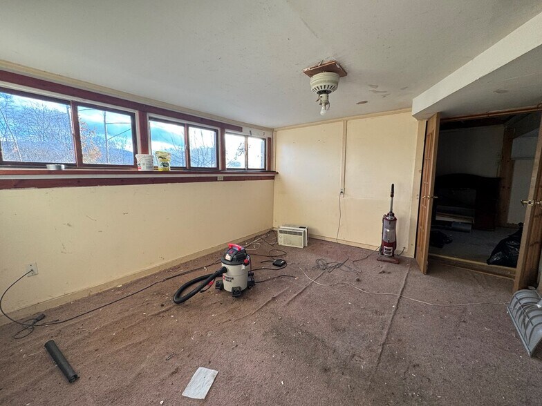 More Photos Of 563 James Monroe Ave, Monroeton Apartments For Sale