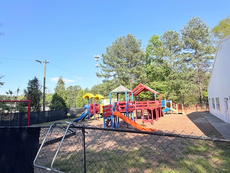 More Photos Of 3097 Emery Cir, Austell Light Distribution For Sale