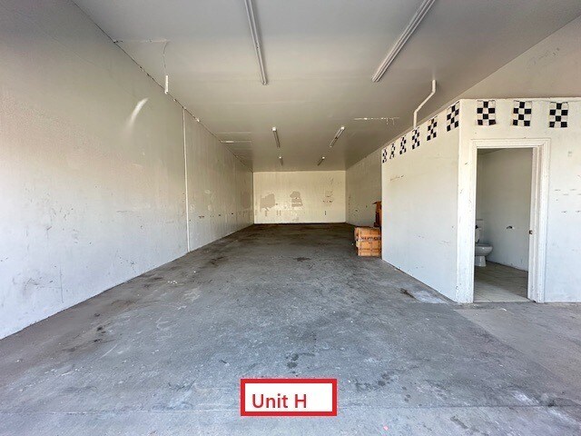 More Photos Of 13580 Nomwaket Rd, Apple Valley Service For Lease