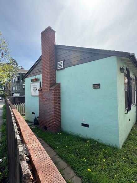 More Photos Of 2330 Prince St, Berkeley Schools For Sale