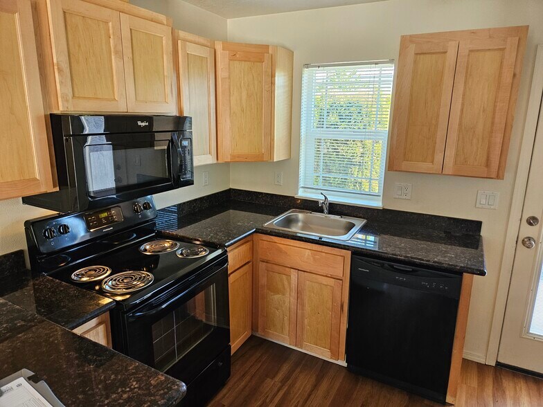 More Photos Of 540 W 3rd Ave, Junction City Apartments For Sale