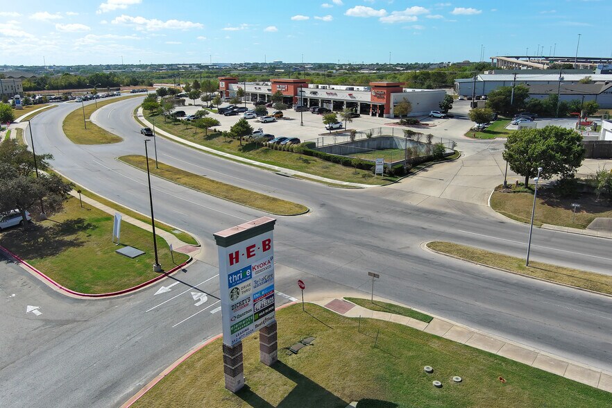 More Photos Of 3200 Greenlawn Blvd, Round Rock Storefront For Lease