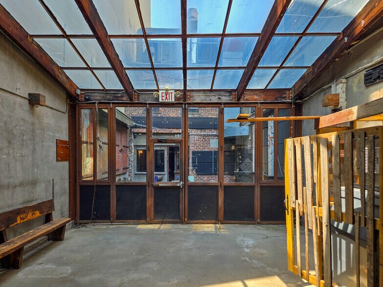 More Photos Of 249-251 4th Ave, Brooklyn Restaurant For Lease