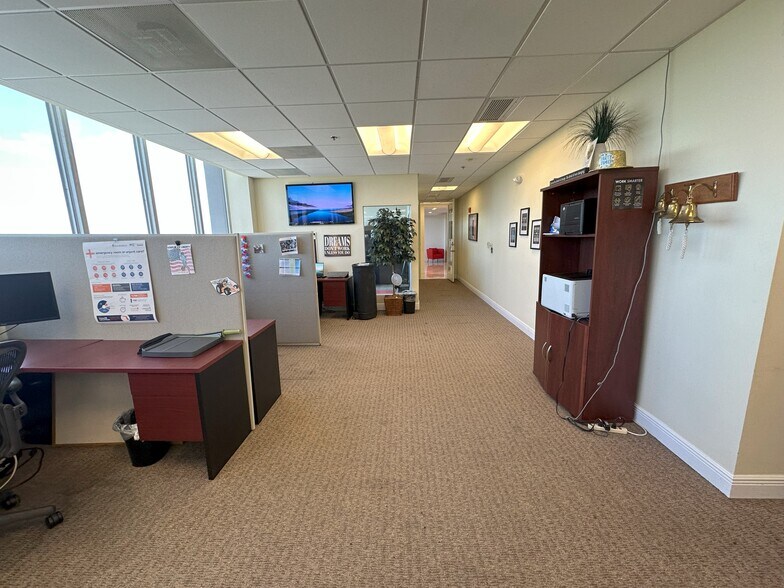 More Photos Of 2455 E Sunrise Blvd, Fort Lauderdale Loft Creative Space For Sale