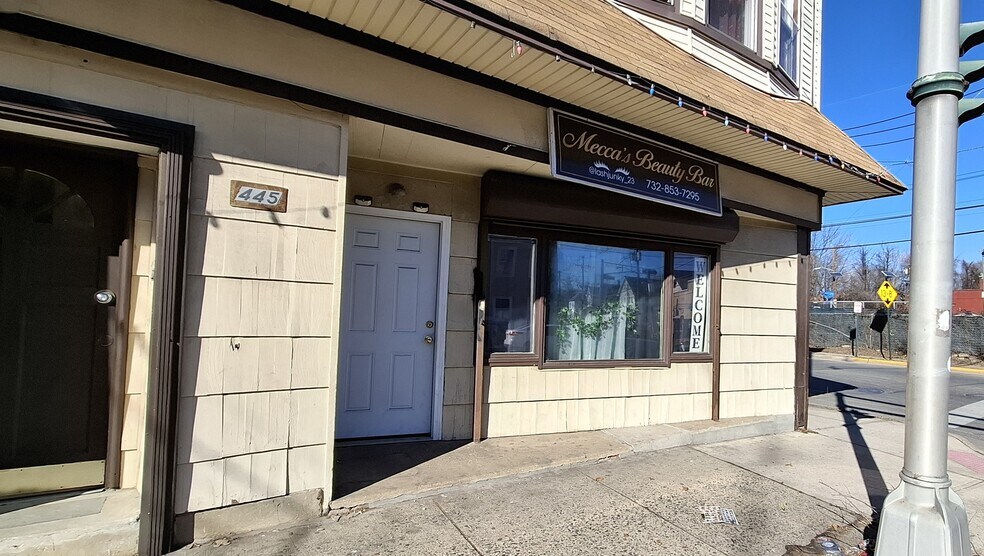 More Photos Of 445 E 5th St, Plainfield Storefront Retail Residential For Lease