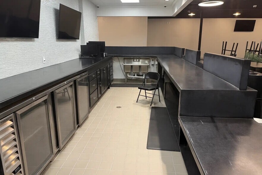 More Photos Of 315 N Highway 190, Covington Restaurant For Sale