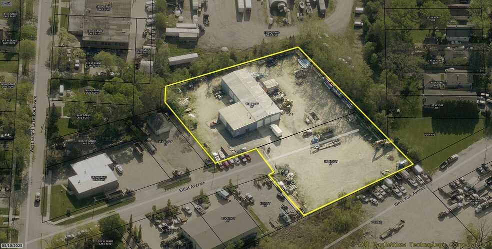 More Photos Of 331 Elliot St, West Chicago Warehouse For Lease