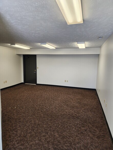 More Photos Of 6301 E 32nd Ct, Indianapolis Warehouse For Lease