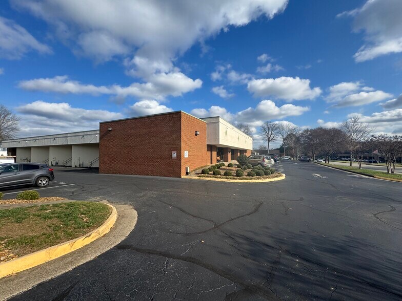 More Photos Of 452 - 454 Southlake Blvd, North Chesterfield Unknown For Lease