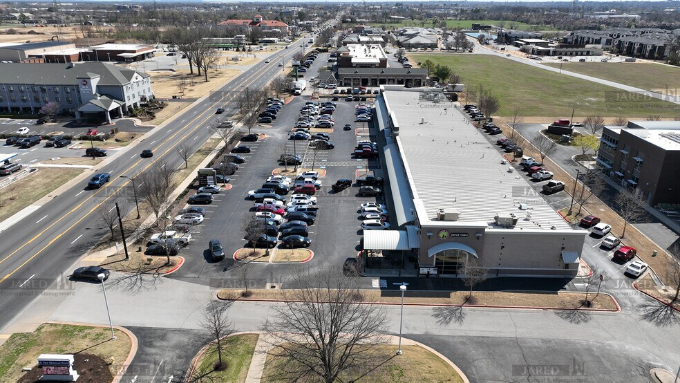 More Photos Of 500 SE Walton Blvd, Bentonville General Retail For Lease