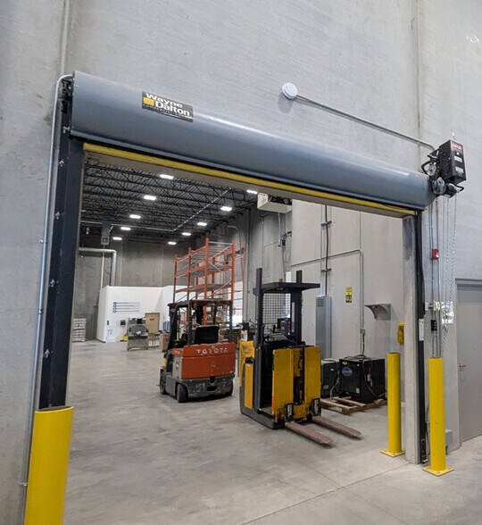 More Photos Of 1027 11 Ave, Coaldale Warehouse For Lease