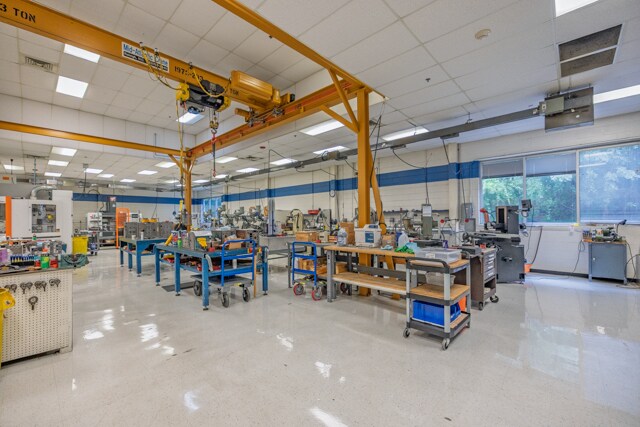 More Photos Of 230 Sardis Rd, Asheville Distribution For Sale