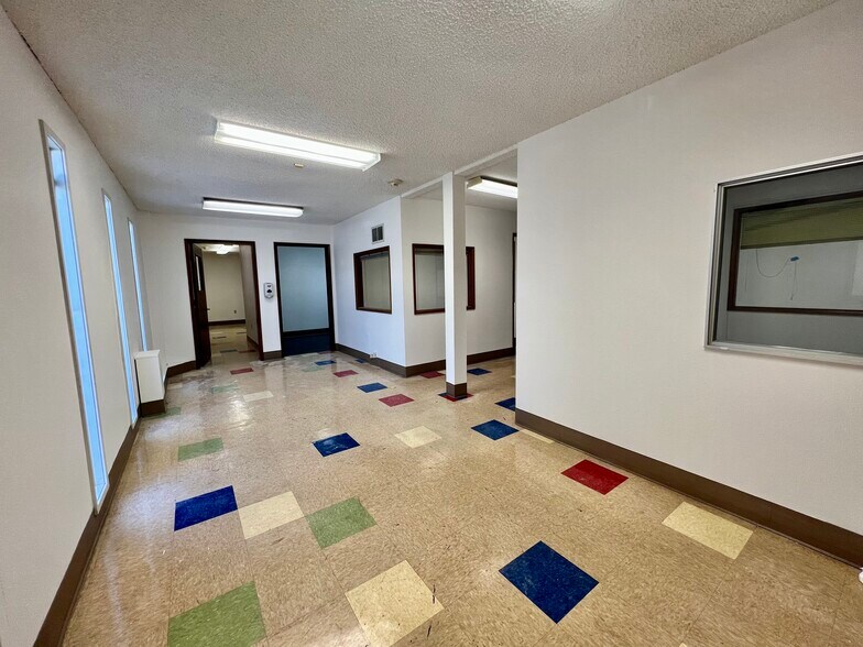 More Photos Of 1502-1522 N Ainsworth St, Portland Warehouse For Sale