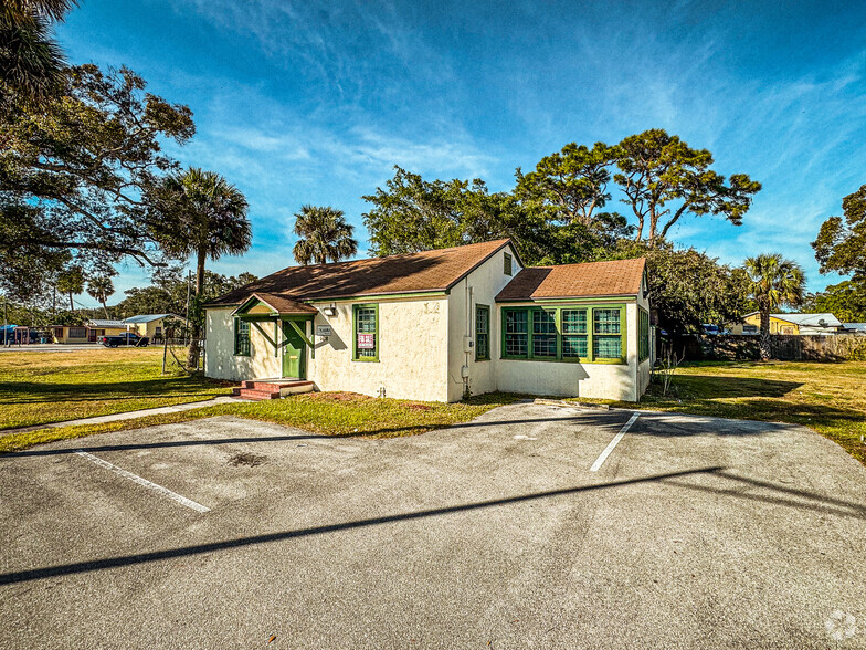 Primary Photo Of 1408 Orange Ave, Fort Pierce Office For Sale