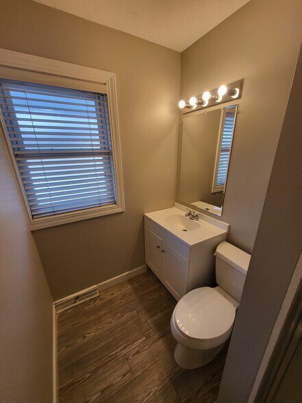 More Photos Of 1601 E 17th St, Idaho Falls Office For Lease